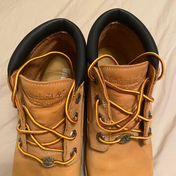 Low Cut Waterproof Timberland Booties - Picture 6 of 12